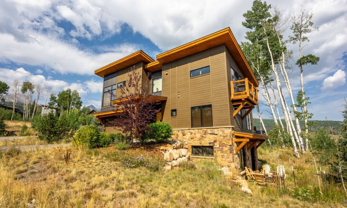 Silverthorne House | Aspen Sky Lodge - Walk to Clubhouse, Mountain Views, EV Charging