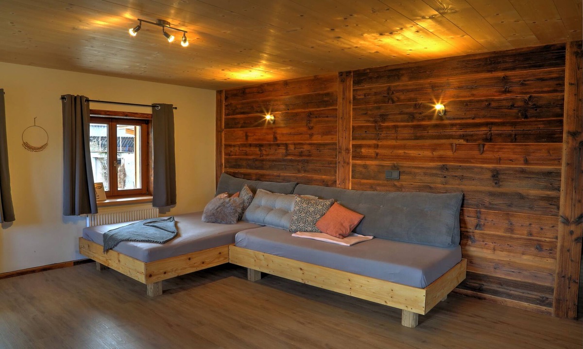 Altusried Condo | At the rustic Mattes apartment "Ludwig". Allgäu