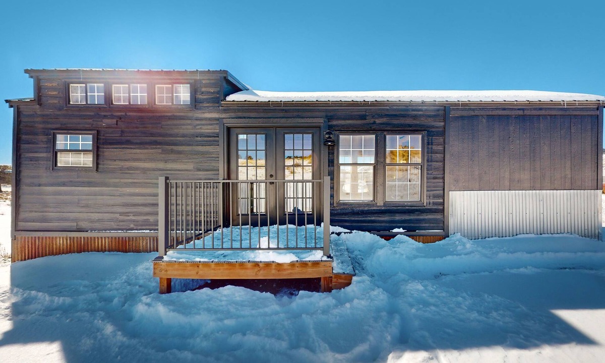 Park County Cottage | Atmospheric cabin on 1,800-acre ranch with animals, mountains, games & firepit