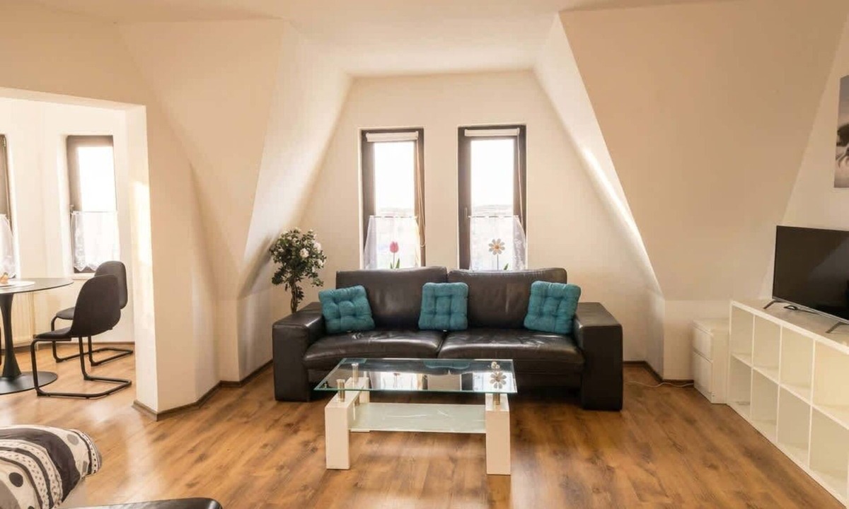 Nord-Mitte Apartment | Attic Apartment | Harbor View 2 BR Bremerhaven