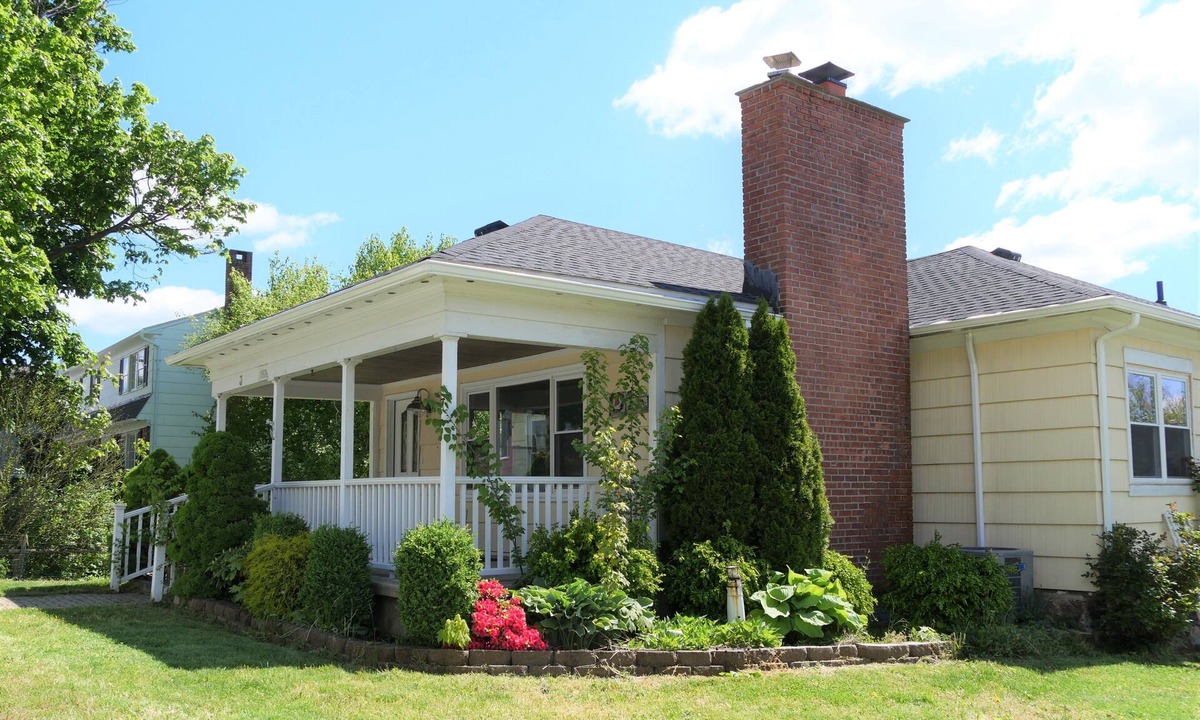 New Rochelle House | Beautiful 3-bedroom house charming New Rochelle near Glen Island Park