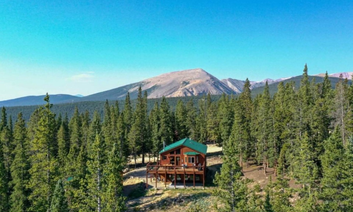 Valley of the Sun Cabin | Beautiful 3BR cabin in the Mountains. Hot Tub. Nature Escape, Star Gazing,