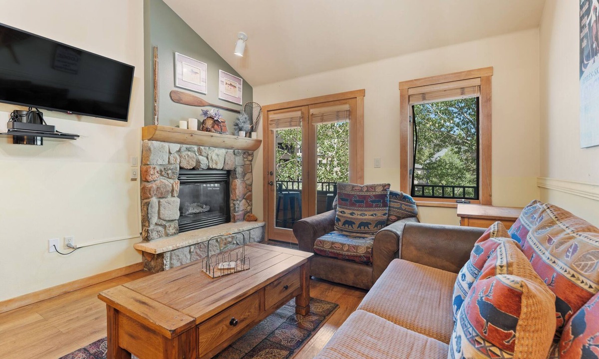 River Run Condo | Beautiful Condo In Great Location With Hot Tub & Pool Openl!