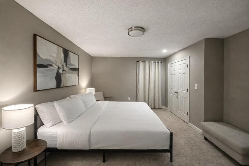 New Century House | Beautiful Gardner Home Sleeps 10 Game Room Central location