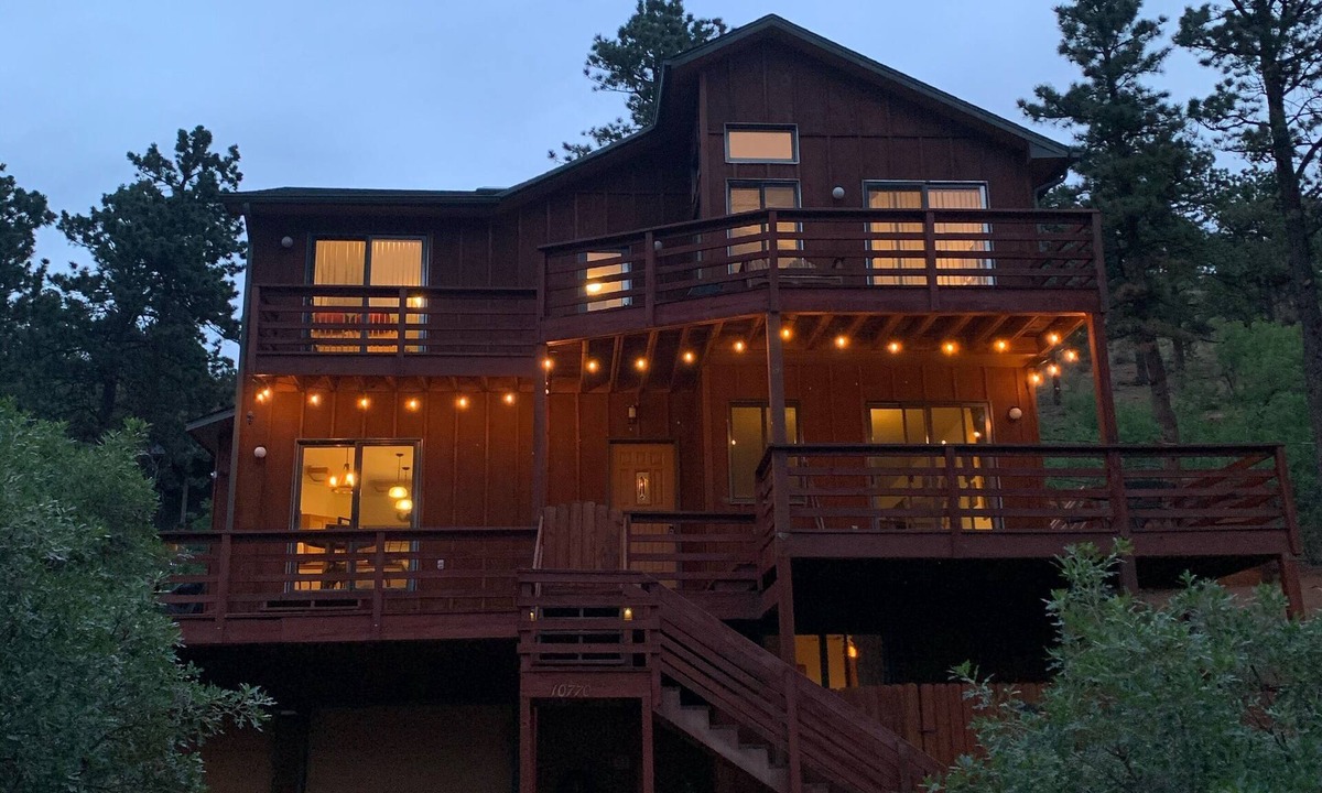 Green Mountain Falls House | Beautiful Property Nestled In Historic Green Mountain Falls - GMF Lic # 28