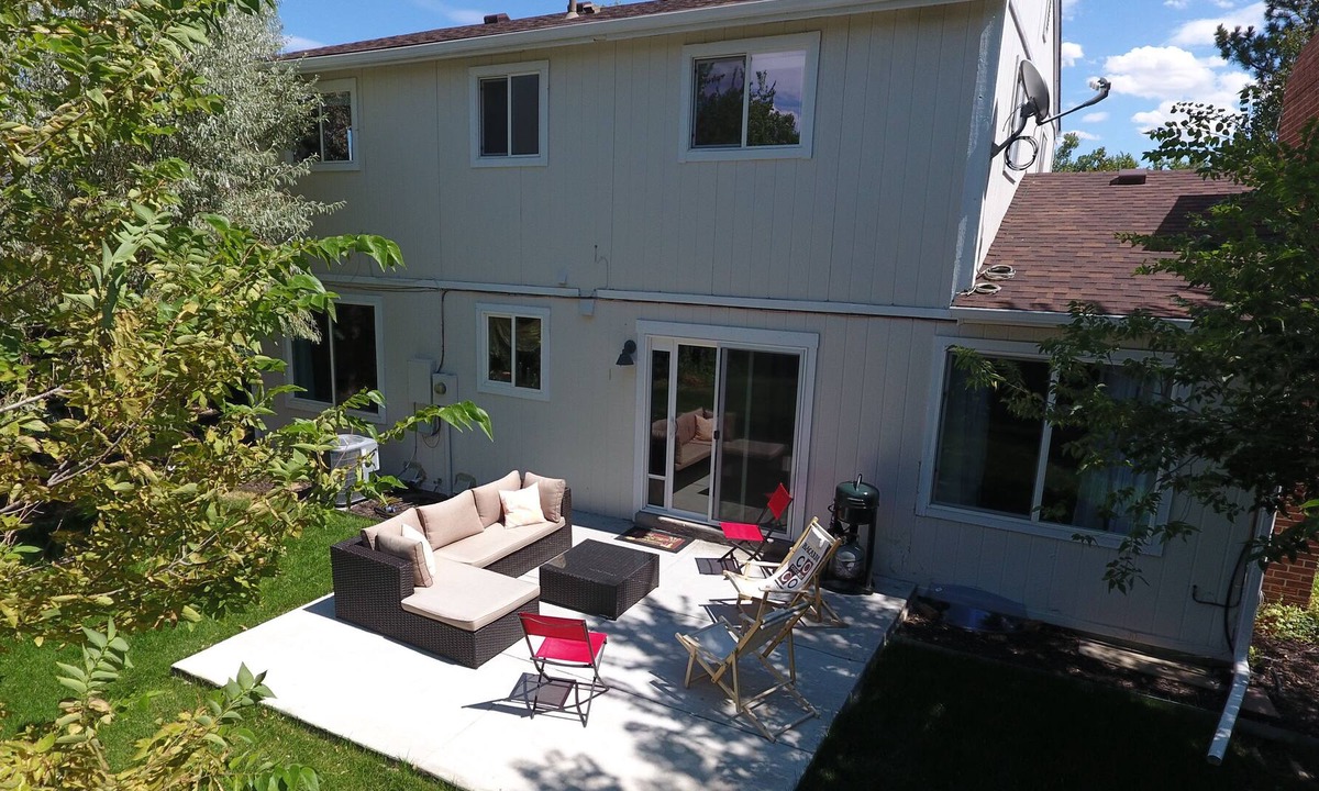 Aurora House | Beautifully bright, big and comfy home!