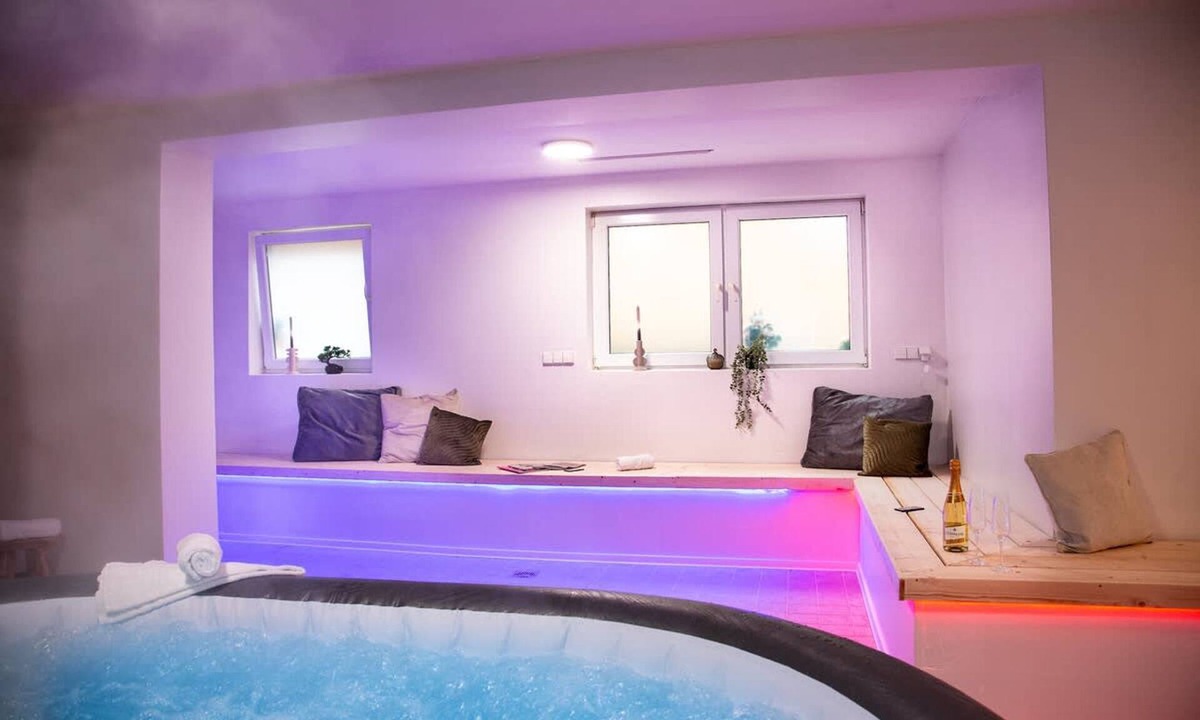 Bendorf Villa | Belmonte Whirlpool-sauna-billard-kicker-kino