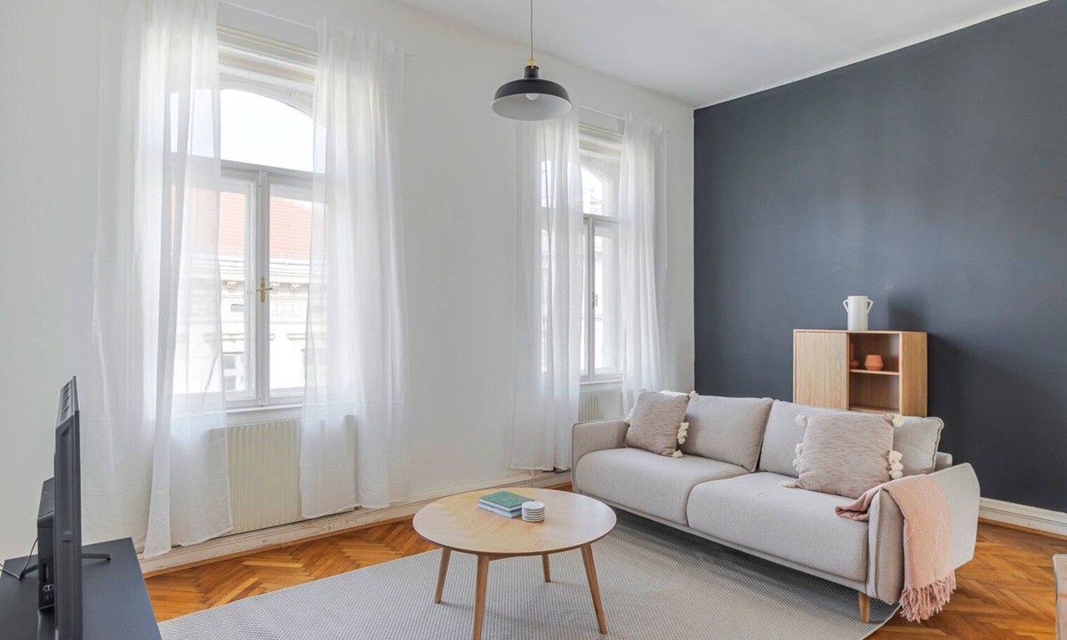 Mariahilf Apartment | Blueground | Mariahilf, washer/dryer, nr Naschmarkt