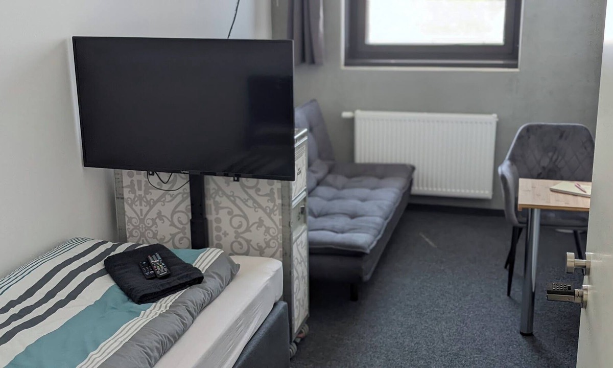 Heimsheim House | Boardingrooms direct A8, close to Stuttgart, 25min