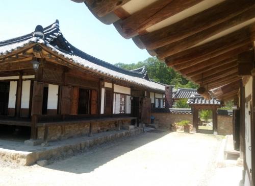 Bonghwa House | Bonghwa Hanok Old House Pension