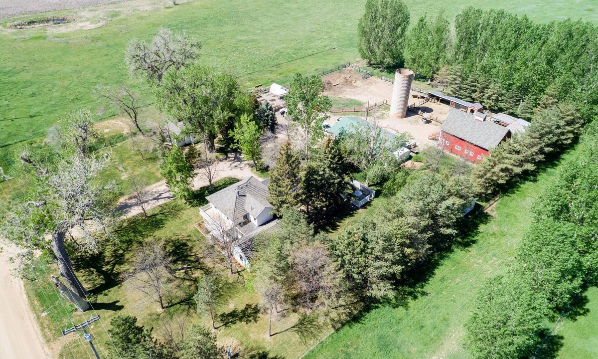 Longmont House | Boulder Farmhouse with New Decor and Lovely Setting