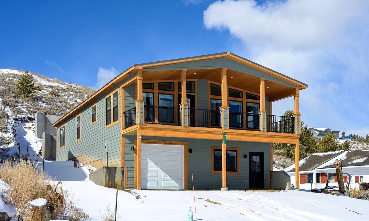 Tabernash House | Brand New Cozy Mountain Retreat Cabin with Panoramic Views Near Winter Park, Tabernash Colorado