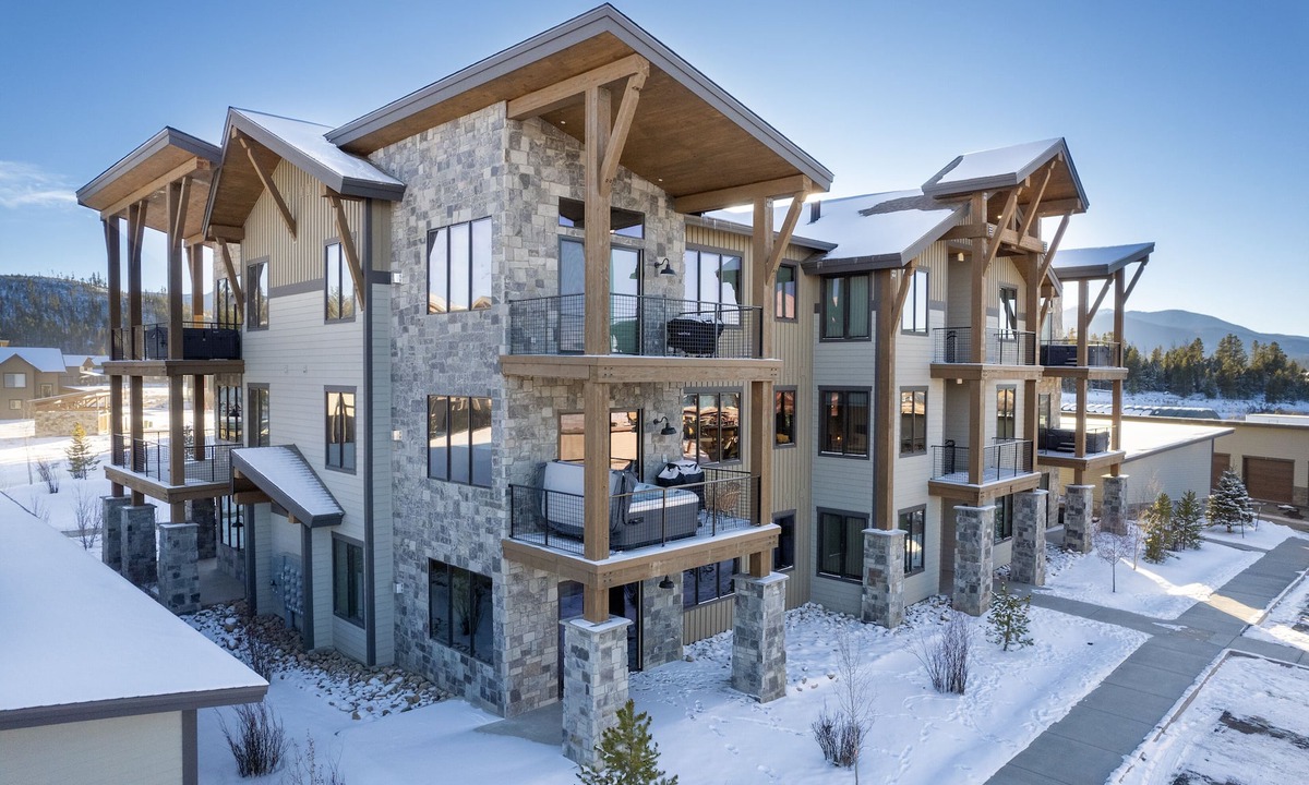 Fraser Condo | Brand new Grand Park retreat! Private hot tub and custom bunk room!