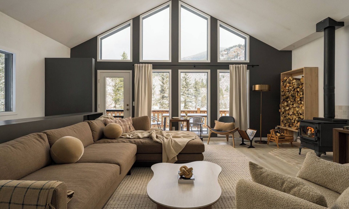 Grant Ski Chalet | Brand New Mtn Chalet: Cedar Hot Tub, 2 Kitchens, 2 Living Rooms, Starlink