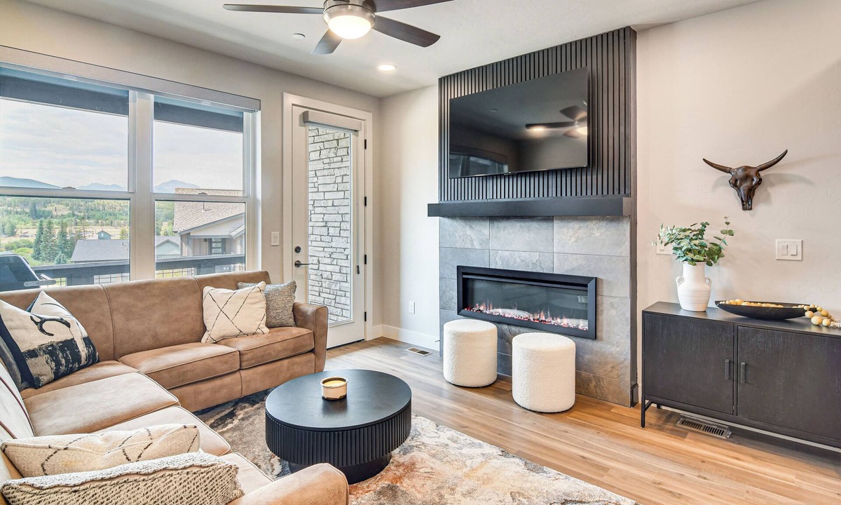 Rendezvous House | Brand-New Townhome w/Hot Tub, 4 Mi to Winter Park