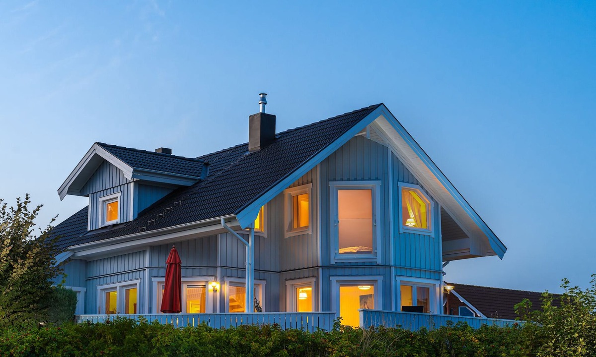 Kopperby House | Breeze 71 - first row by the water, fireplace, 3 bathrooms, electric charging