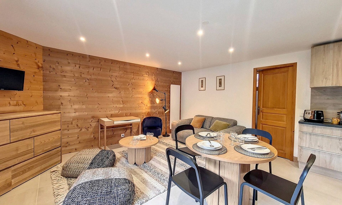 Saint-Martin-de-Belleville Apartment | Bright apartment near slopes – Sleeps 4