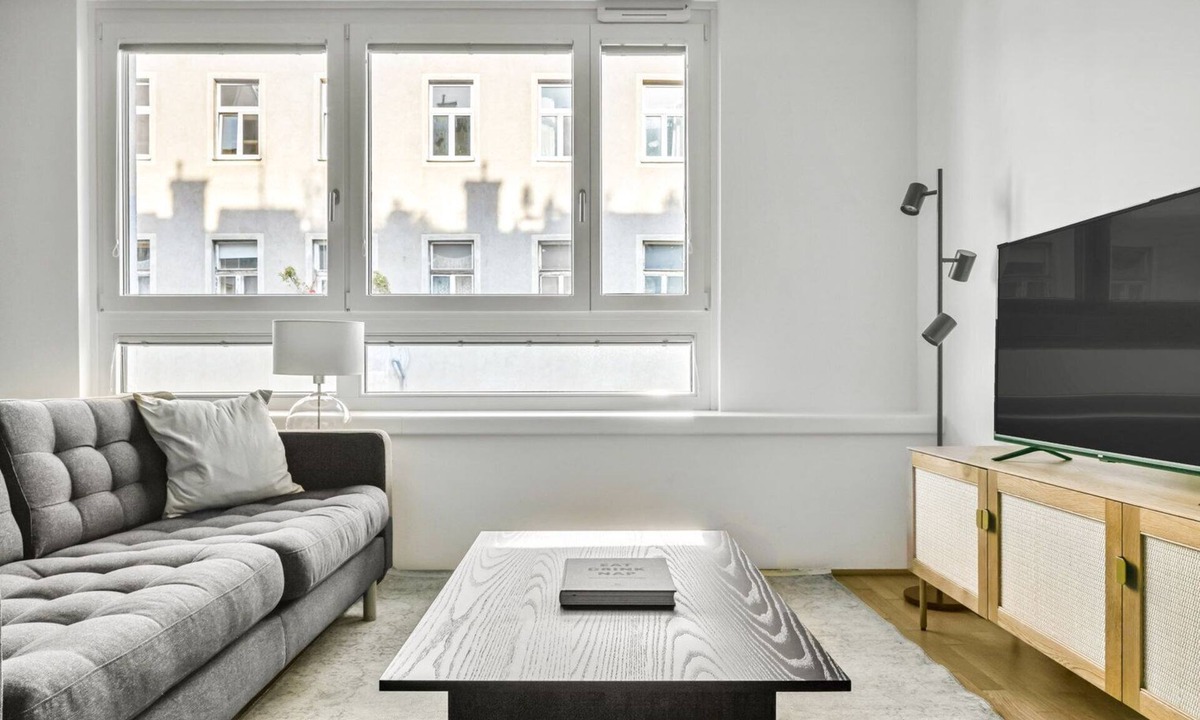 Mariahilf Apartment | Bright Mariahilf 1BR near Naschmarkt and Metro U4 & U3, by Blueground
