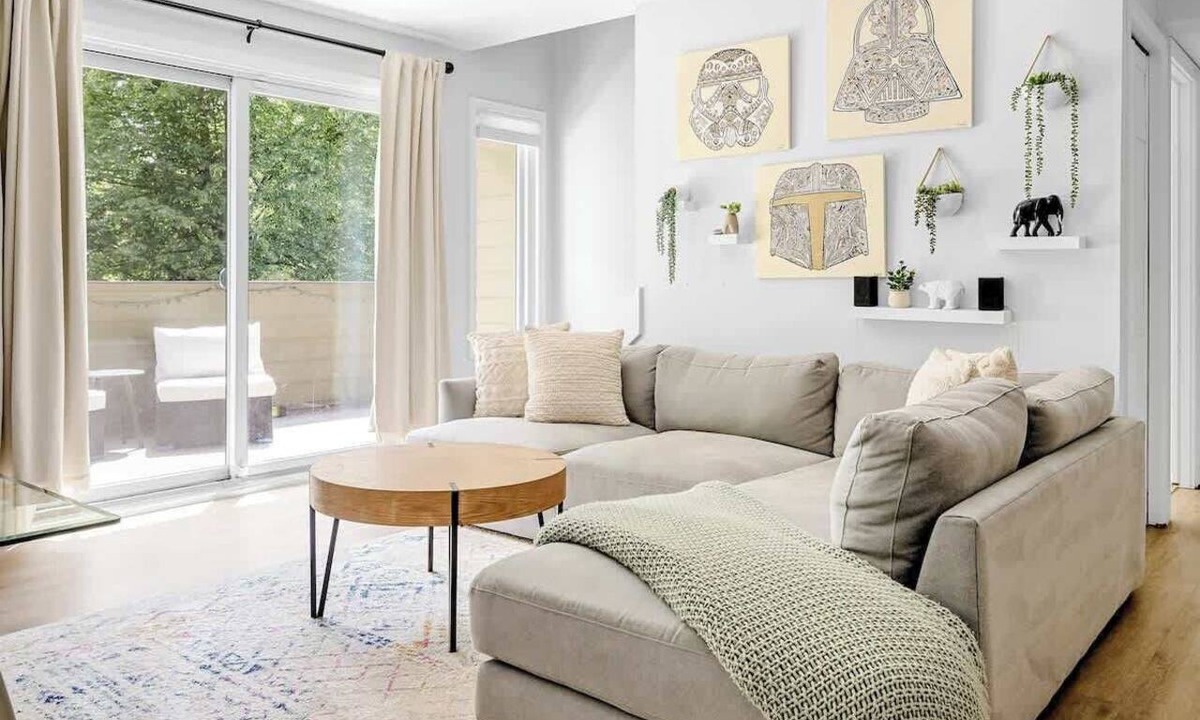 Winding Trail Condo | Bright & Modern | King Suite | Creekside Trail