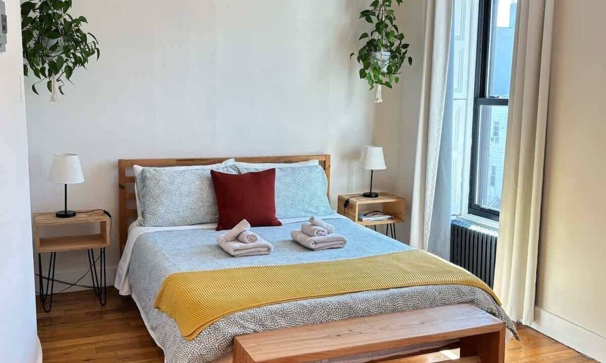 Bedford-Stuyvesant Apartment | Brooklyn sun kissed studio apartment!