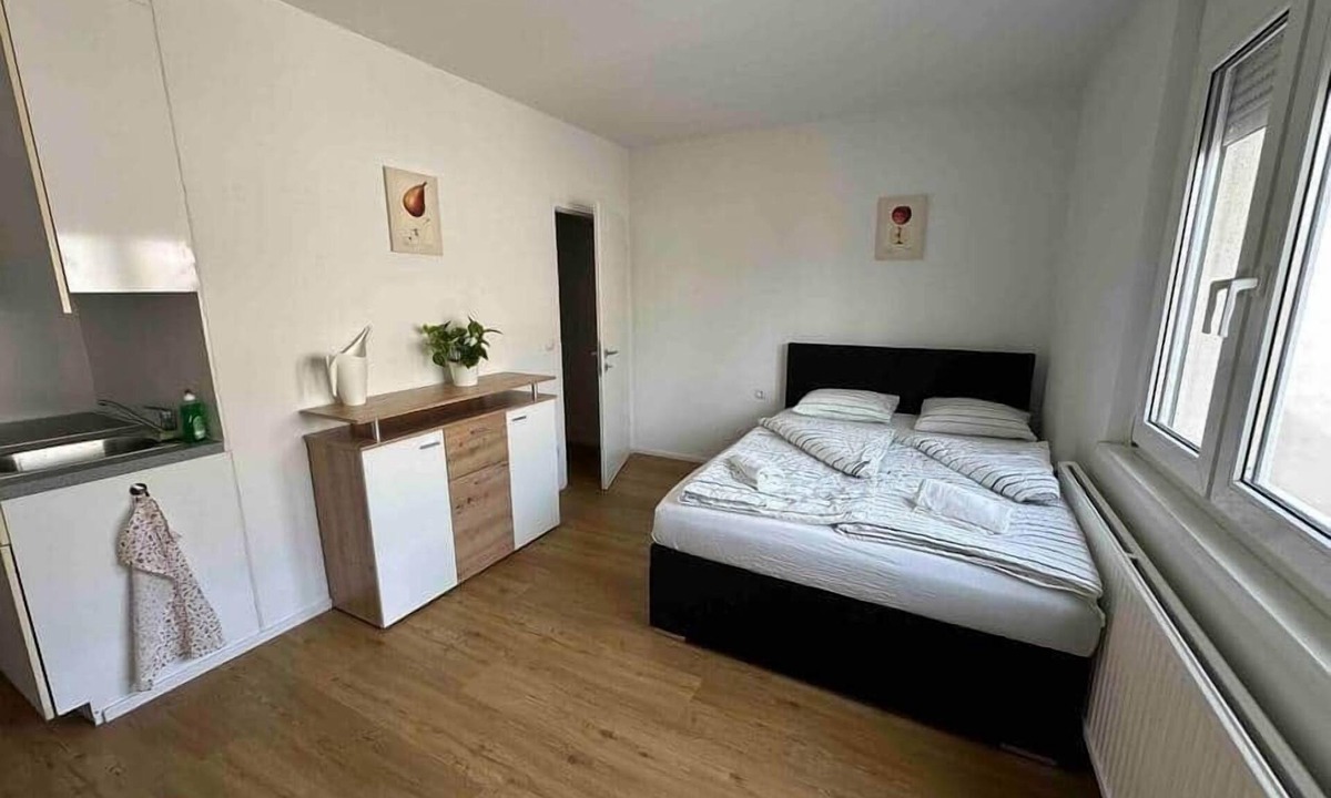 Simmering Apartment | Budget Apartment in Vienna – Bright & Quiet