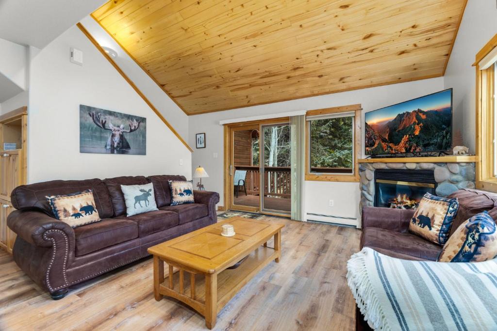 Fall River Estates Apartment | Bugle Pointe A15 by Estes Park Condos