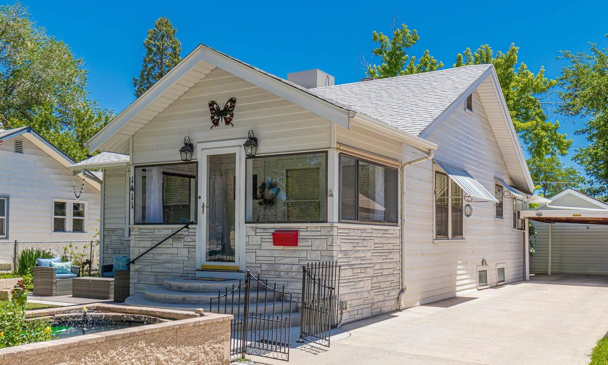 Grand Junction House | Butterfly: Downtown Stay Near CMU