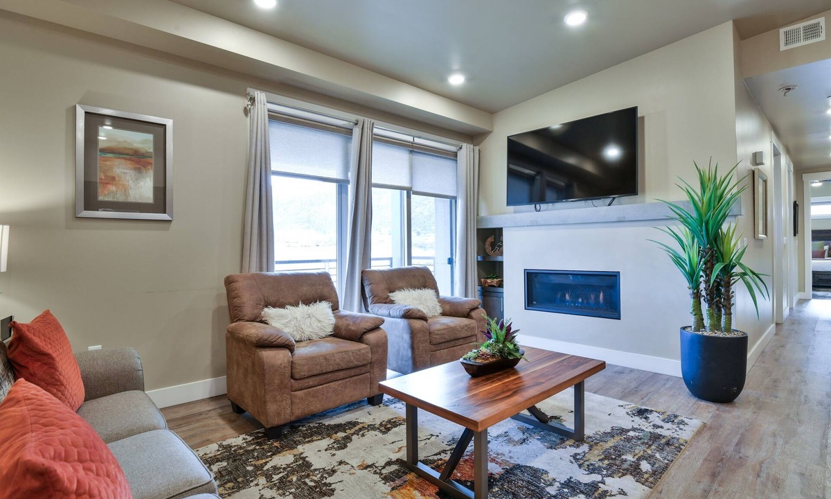 Moab South Valley Condo | C9 and C12 Combo - Sage Creek - Elevated Pool View