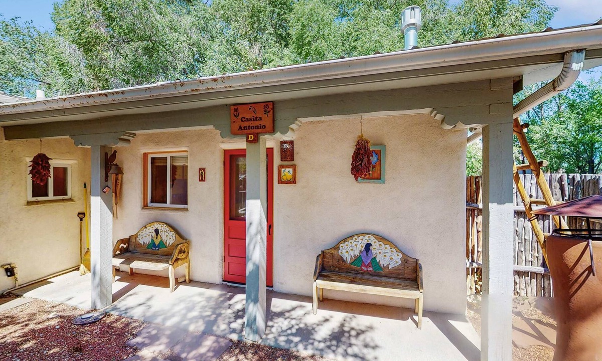 Taos House | Casita Antonio - Walk to Plaza, Pet-Friendly