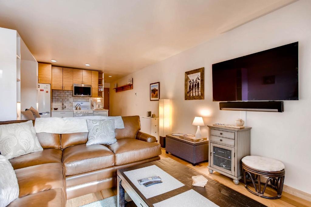 Frisco Apartment | Cedar Lodge Peak One Studio Condo: Downtown Frisco