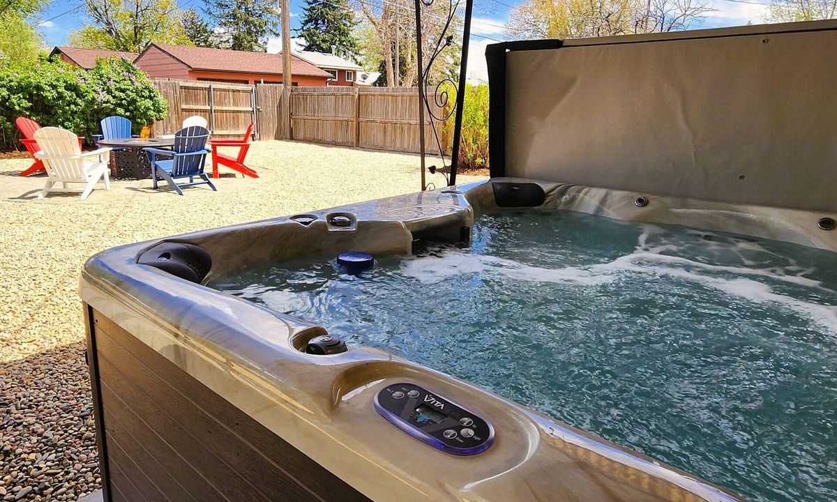East Colorado Springs House | Central Luxury Retreat - Hot tub, Firepit, TVs, Grill, Games