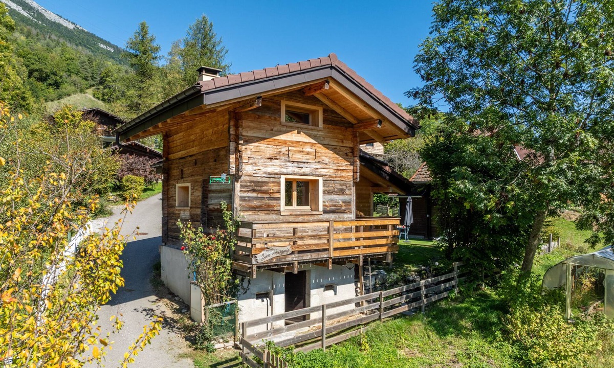 Thones Ski Chalet | Chalet-Deluxe-Private Bathroom-Mountain view-Bien etre/Authentique