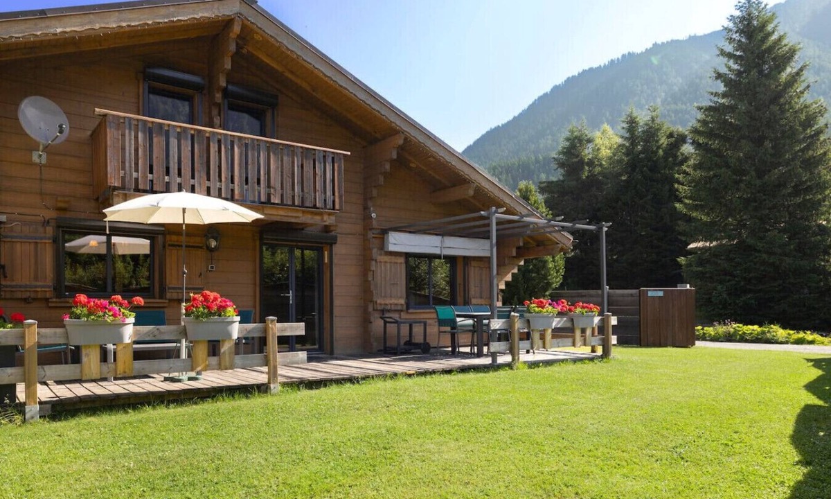 Argentiere Ski Chalet | Chalet Family | Center | View | Hikes | Parking