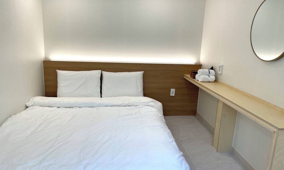Jungang-dong House | Charming 1-bedroom building in lovely Busan with WiFinThere is a large bed