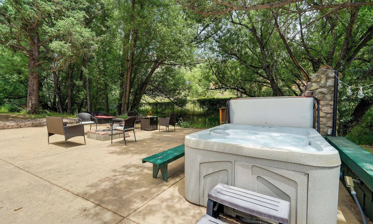 Cascade House | Charming Creekside Escape - Hot Tub - Pikes Peak Base - 2 Bed 2 Bath Kitchen