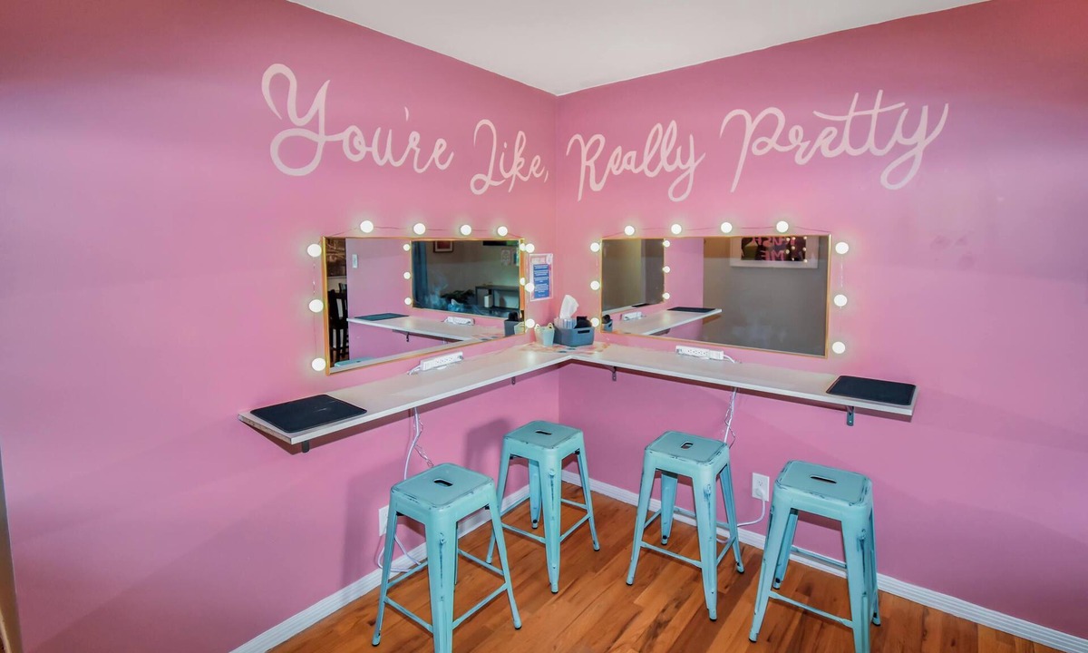 Southeast House | Charming Five Bedroom Denver Home | The Pink Palace
