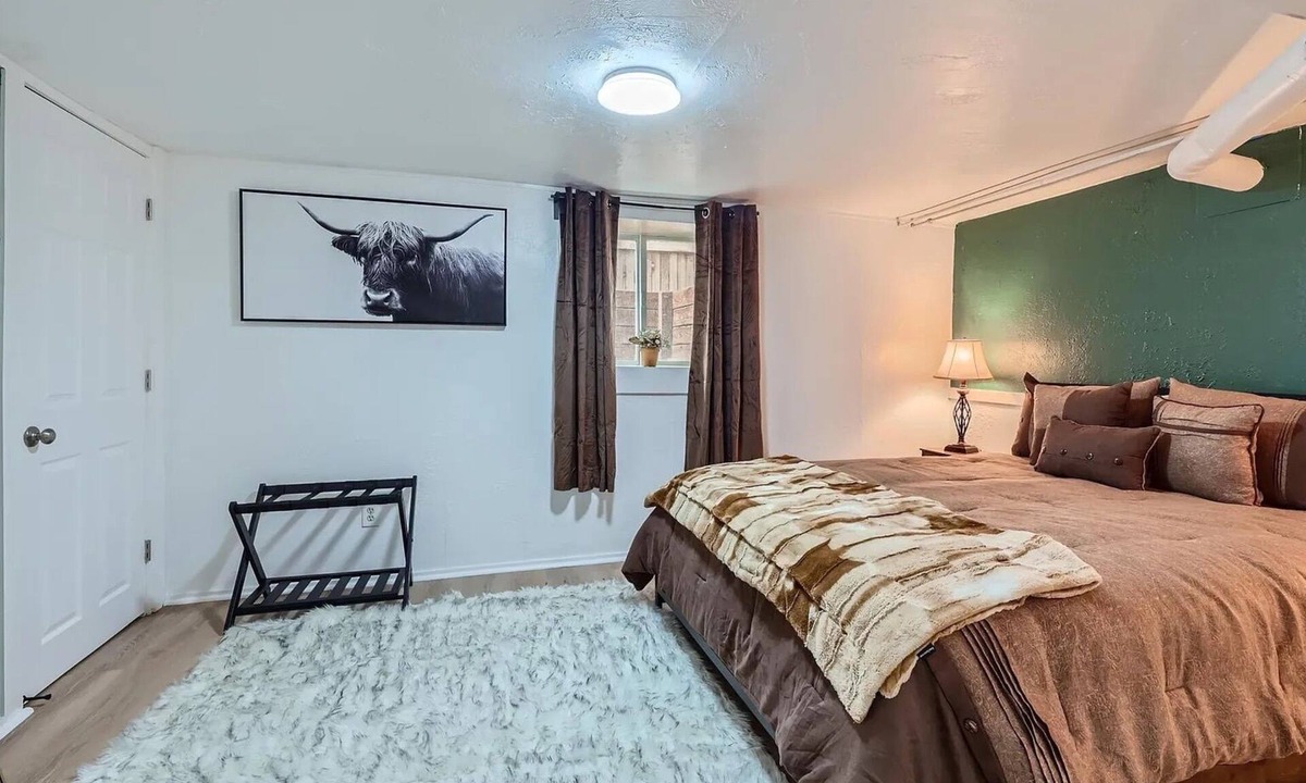 Congress Park House | Charming Garden-Level 1BR Congress Park Retreat