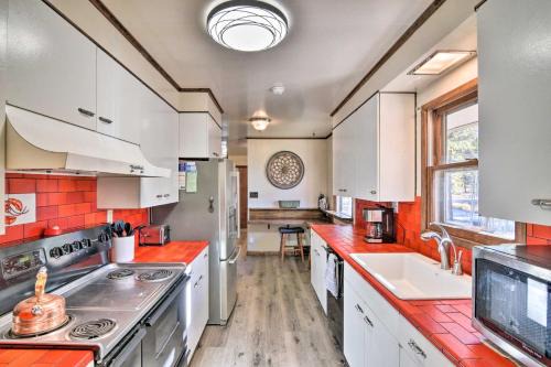 Leadville North House | Charming Leadville Retreat w/Private Hot Tub
