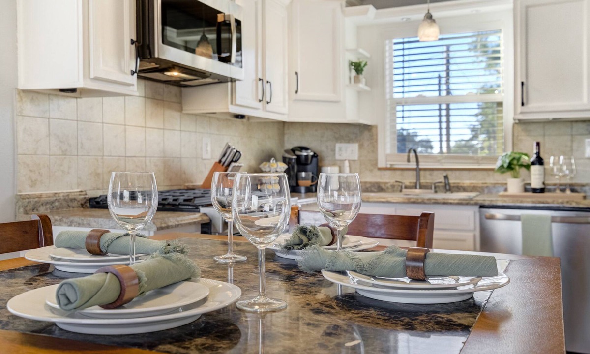 Central Colorado Springs Cottage | Charming Pet Friendly 2BR Retreat