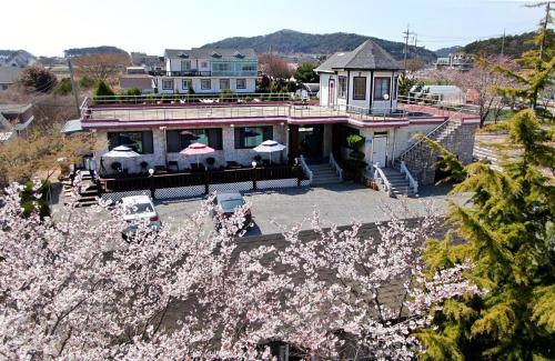 Ttanttuk House | Cheongsachorong Pension Gapyeong