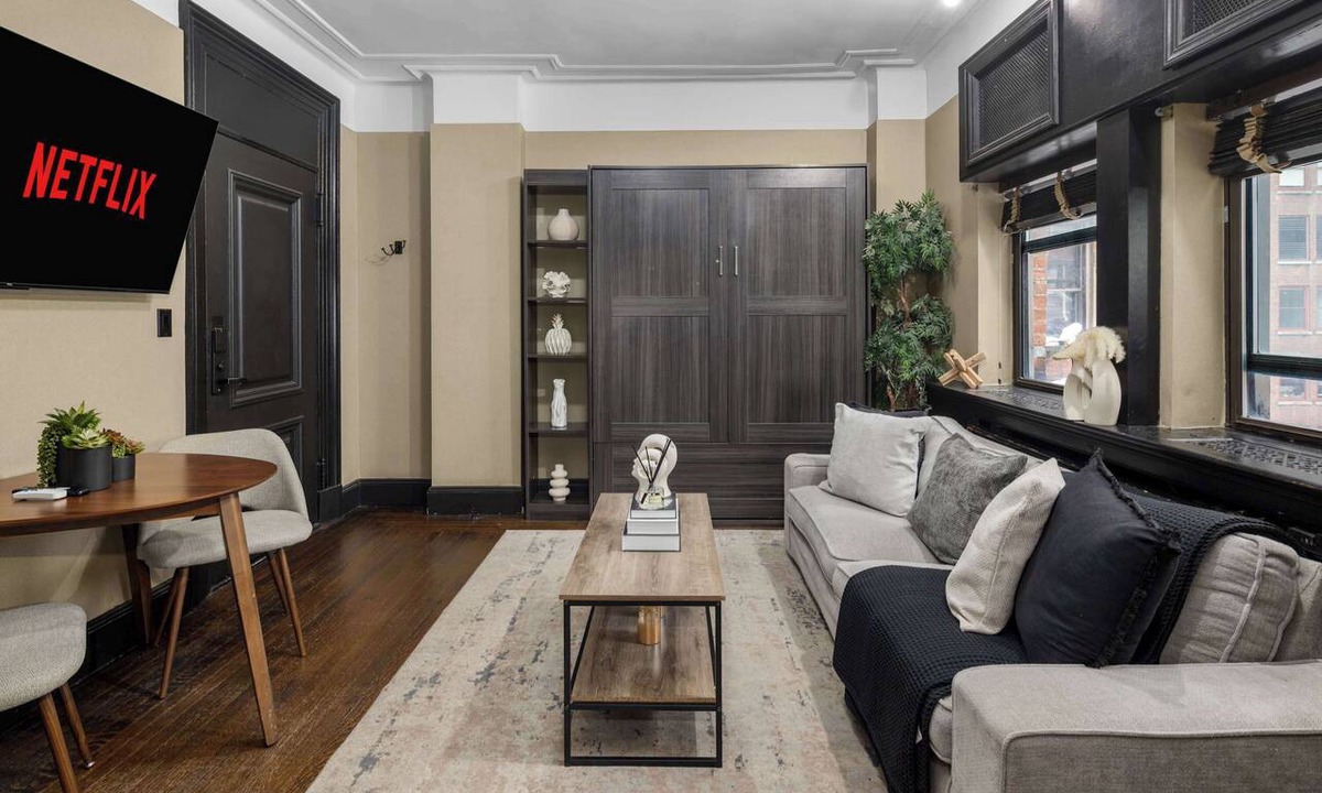 Central New York City Apartment | Chic and Cozy APT in Times Square w Gym!