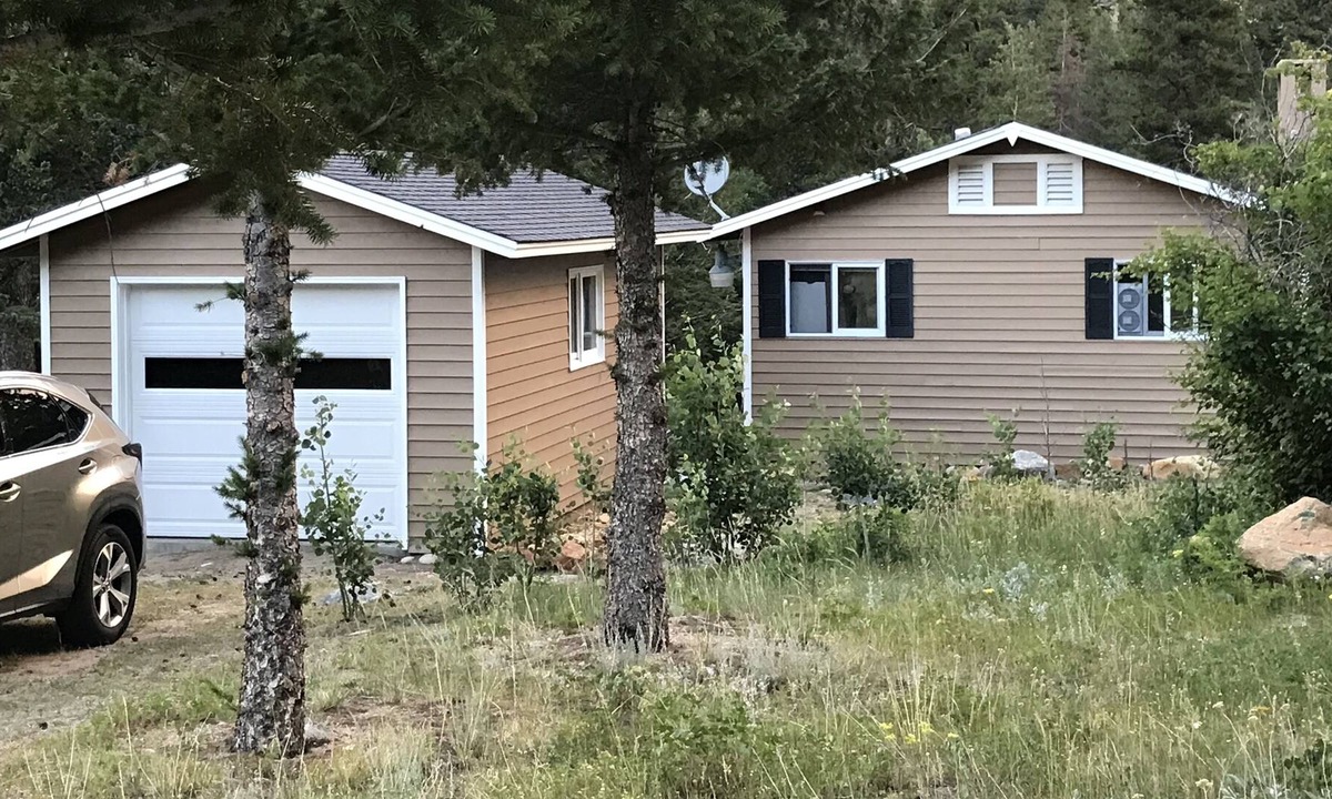 Lyons Cabin | Colorado Mountain Vacation Getaway
