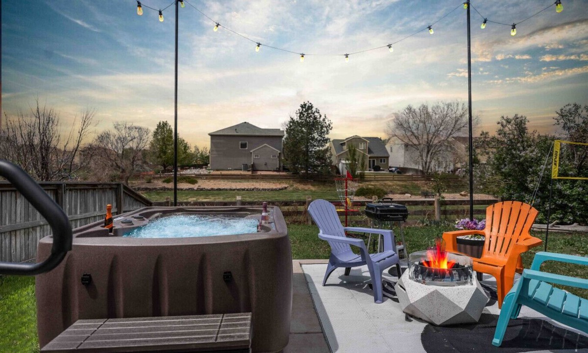 Commerce City House | Colorful Colorado house by DIA Airport Rockies & Downtown!