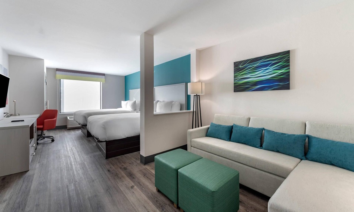 Colorado Springs Hotel | Comfort Suites Colorado Springs East -Medical Center Area