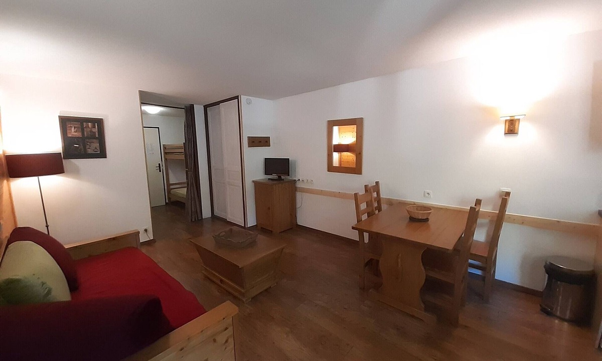 Brides-les-Bains Apartment | Comfortable studio for 4, shaded balcony, parking & wifi