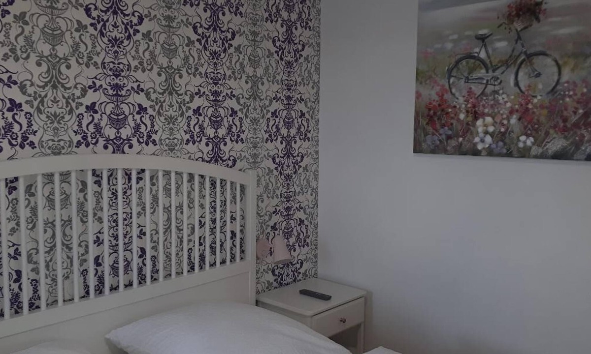 Sommerach Apartment | Comfortable standard double room for 2 people with free WiFi
