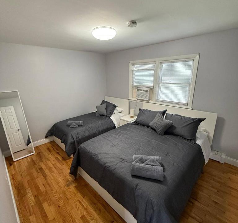 The Heights Apartment | Comfortable Stay Near NYC
