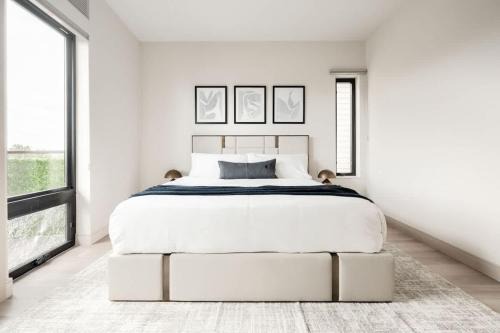 Jefferson Park House | Contemporary Condo - Grill - Balcony - Tesoro