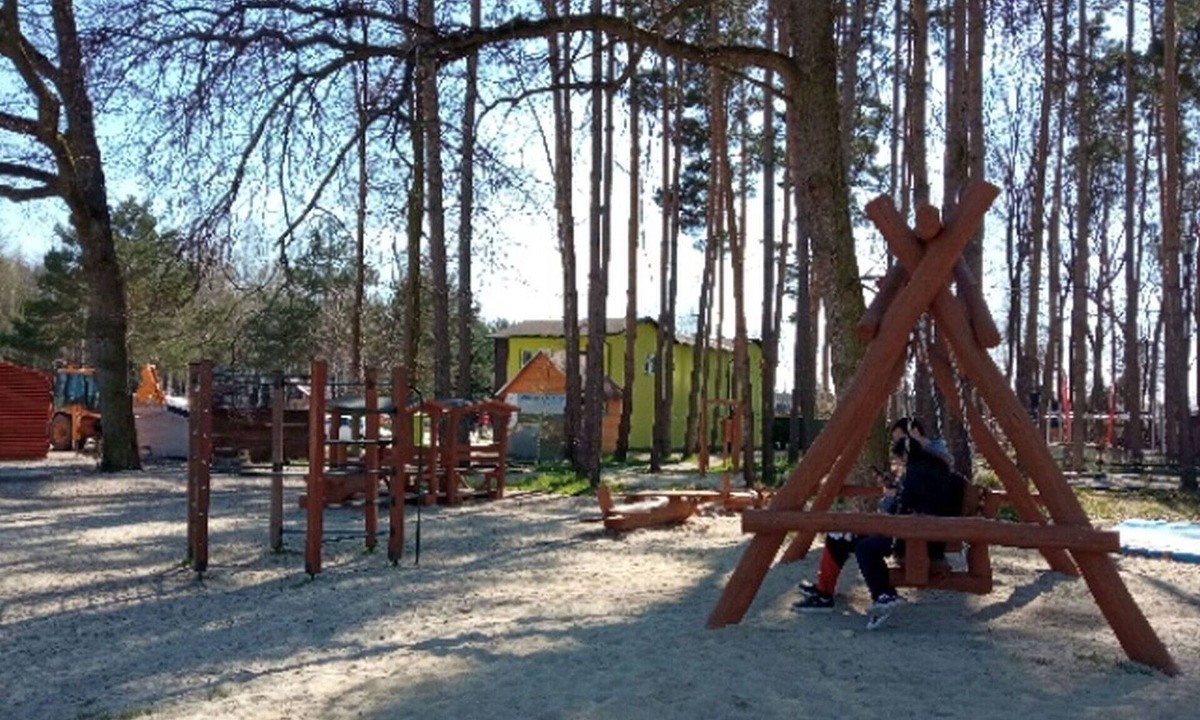 Hradec Kralove House | Cosy apartment in villa for 6 guests with A/C, WIFI, TV, patio and pets allowed
