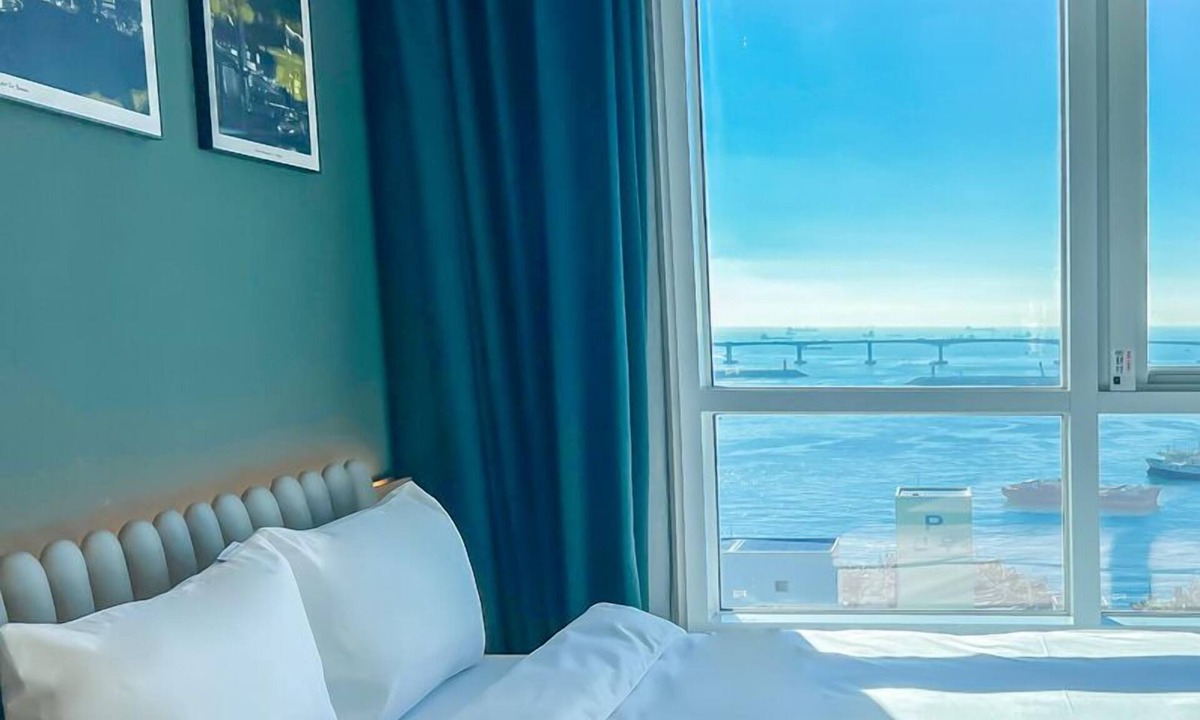 Nampo-dong Hotel | Cotice the Bridge